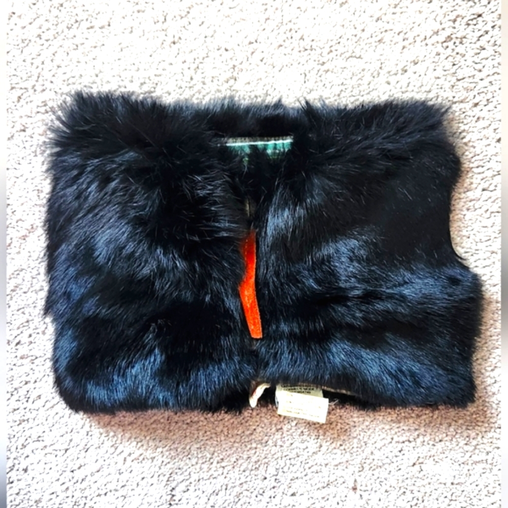 CATHERINE PARRA • Black Fur Zipped Neck Wrap